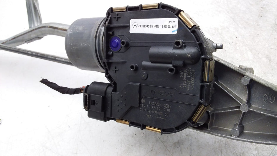 MERCEDES BENZ   C-CLASS W205 FRONT WIPER MECHANISM A2058200940 FMR432
