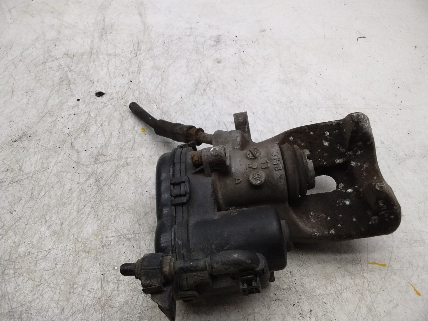 MERCEDES  B-CLASS W246 REAR RIGHT DRIVER SIDE BRAKE CALIPER A2464232298 FMR133