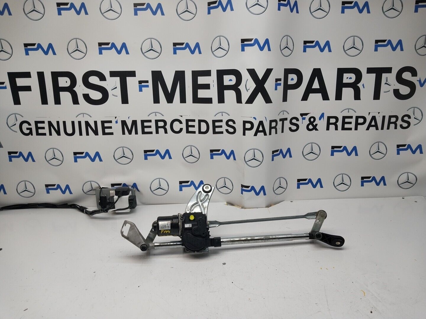 MERCEDES-BENZ A CLASS W177  FRONT WIPER MOTOR WITH LINKAGE A1779064801 FM00246