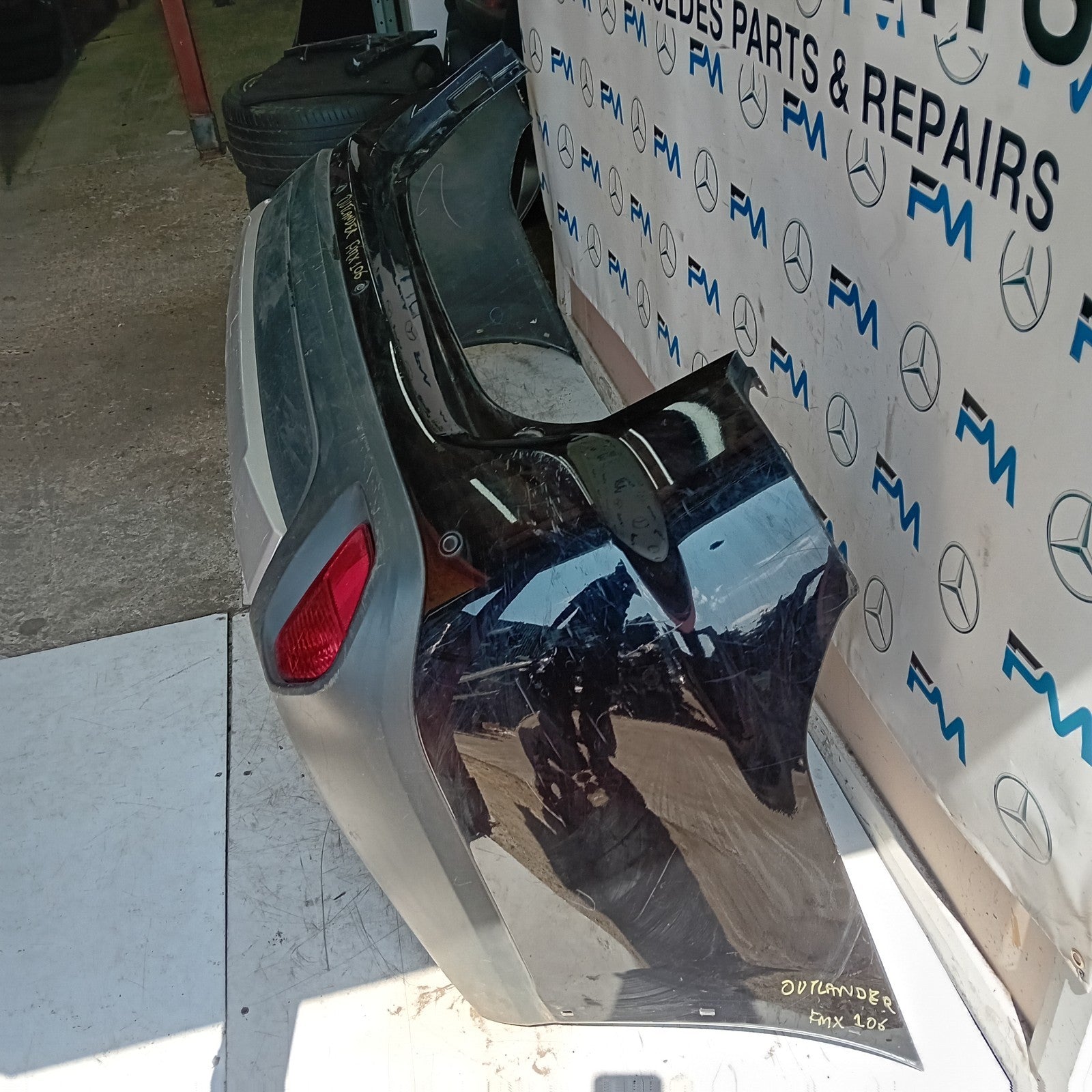 MITSUBISHI OUTLANDER MK3 REAR BUMPER BLACK 2013 COMPLETE FMX106