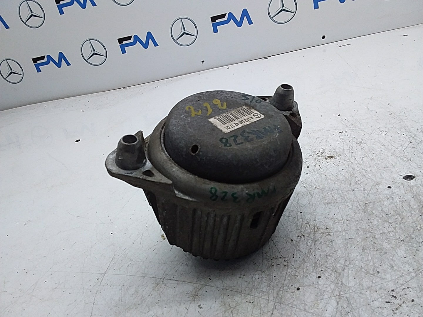 MERCEDES BENZ  E-CLASS W212  ENGINE MOUNT RIGHT OS A2122404217 FMR328
