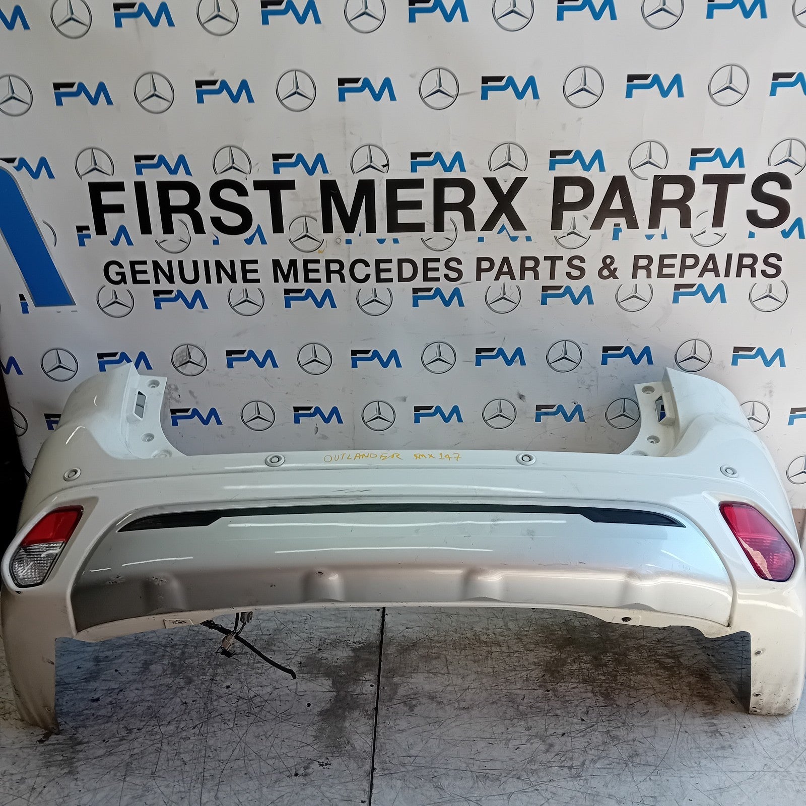 MITSUBISHI OUTLANDER MK3 REAR BUMPER WHITE 2013  FMX147