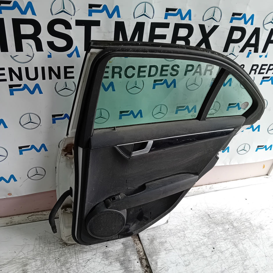 MERCEDES C-CLASS W204 SLN DRIVER REAR DOOR OSR WHITE 2008-2014 COMPLETE FMD441