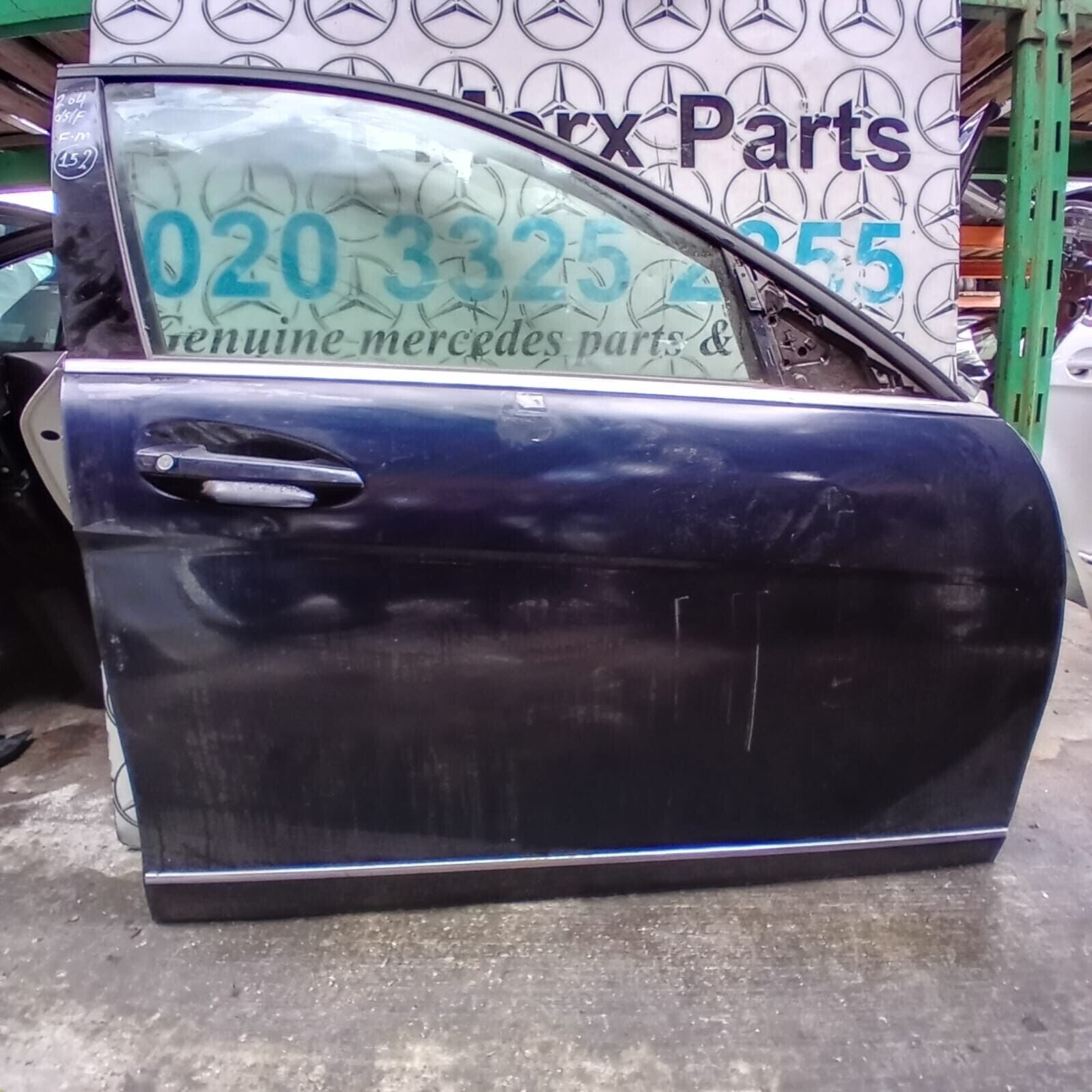 MERCEDES BENZ C-CLASS  W204  DRIVER SIDE FRONT DOOR ( OFF SIDE FRONT )