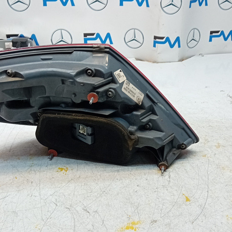 MERCEDES E-CLASS W213 DRIVER RIGHT OS REAR TAIL LIGHT A2139068000 FMT251