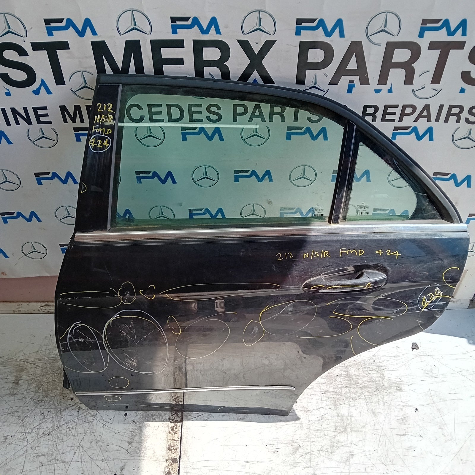 MERCEDES E-CLASS W212  PASSENGER REAR DOOR NSR BLACK 2009-16 COMPLETE FMD424