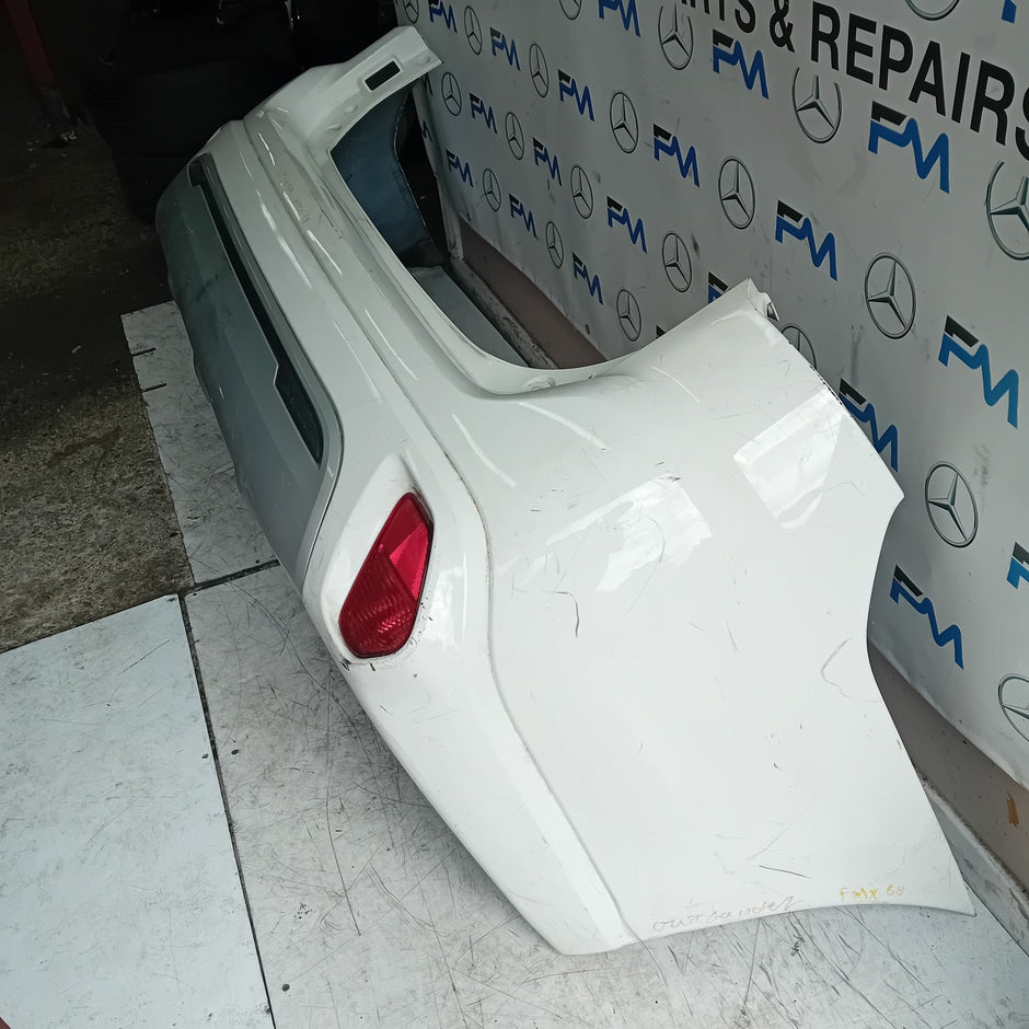 MITSUBISHI OUTLANDER MK3 REAR BUMPER 2013 WHITE COMPLETE 4B45X FMX68