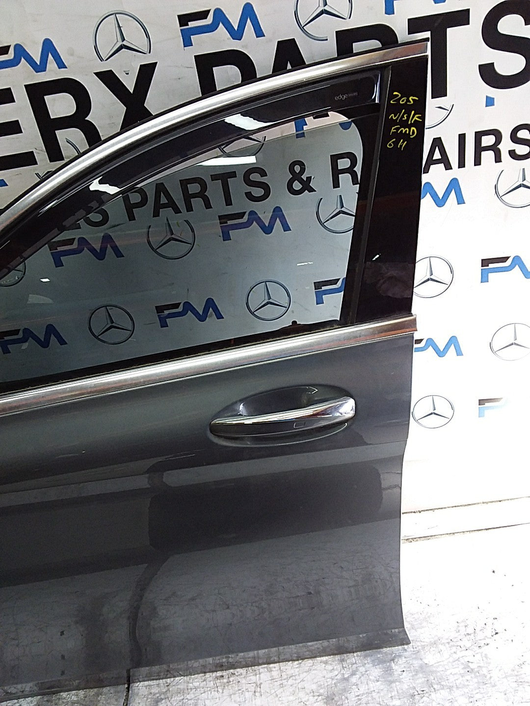 MERCEDES C-CLS W205  SLN PASSENGER FRONT DOOR NSF GREY 2014 ONWARDS  FMD611