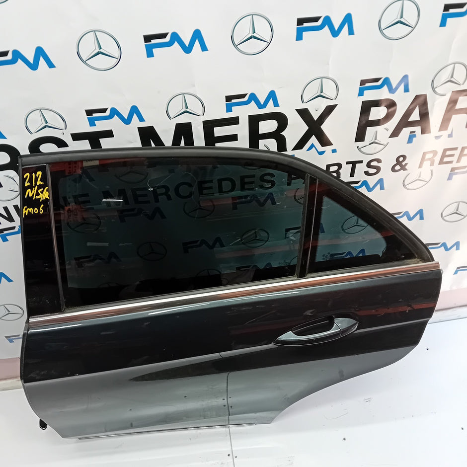 MERCEDES BENZ E-CLASS  W212 PASSENGER SIDE REAR DOOR ( NEAR SIDE REAR ) FM06