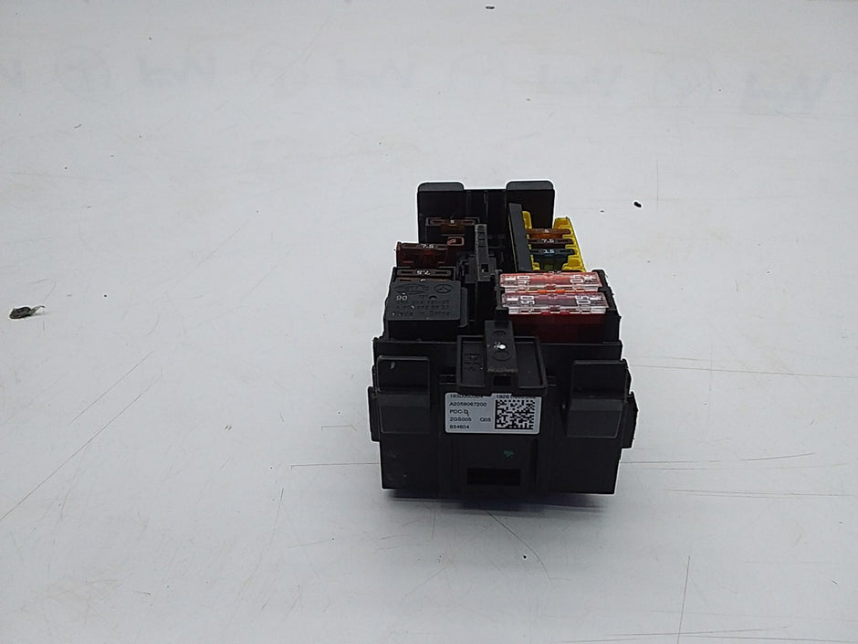 MERCEDES C CLASS FUSE RELAY BOX A2059067200 W205 2014-2021  FMF13
