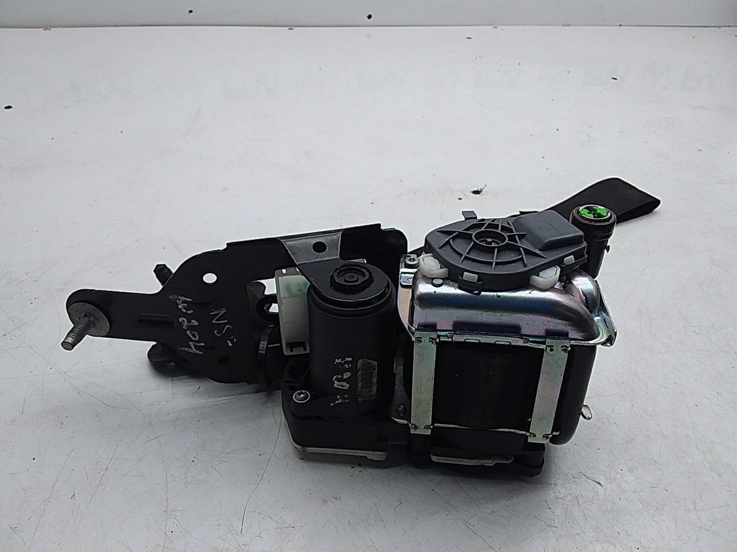 MERCEDES C-CLASS W204 SEAT BELT FRONT LEFT PASSENGER SIDE A2048601985 FMS213 NSF