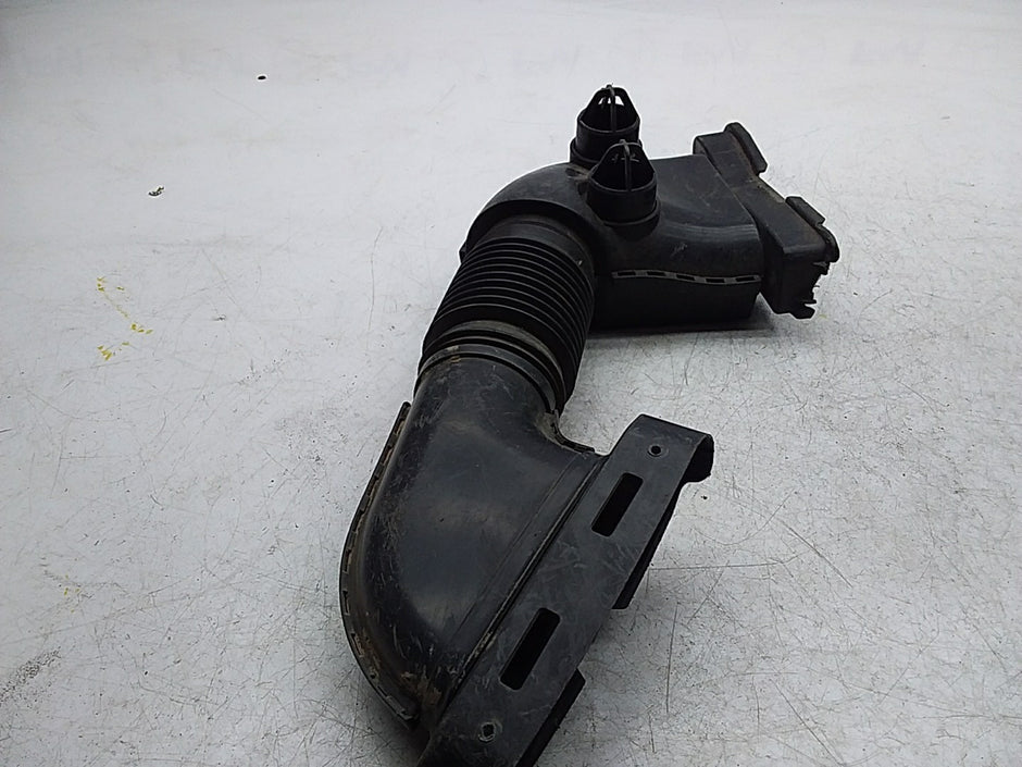 MERCEDES BENZ E-CLASS W213 AIR INTAKE TUBE A6540040097 FMI44