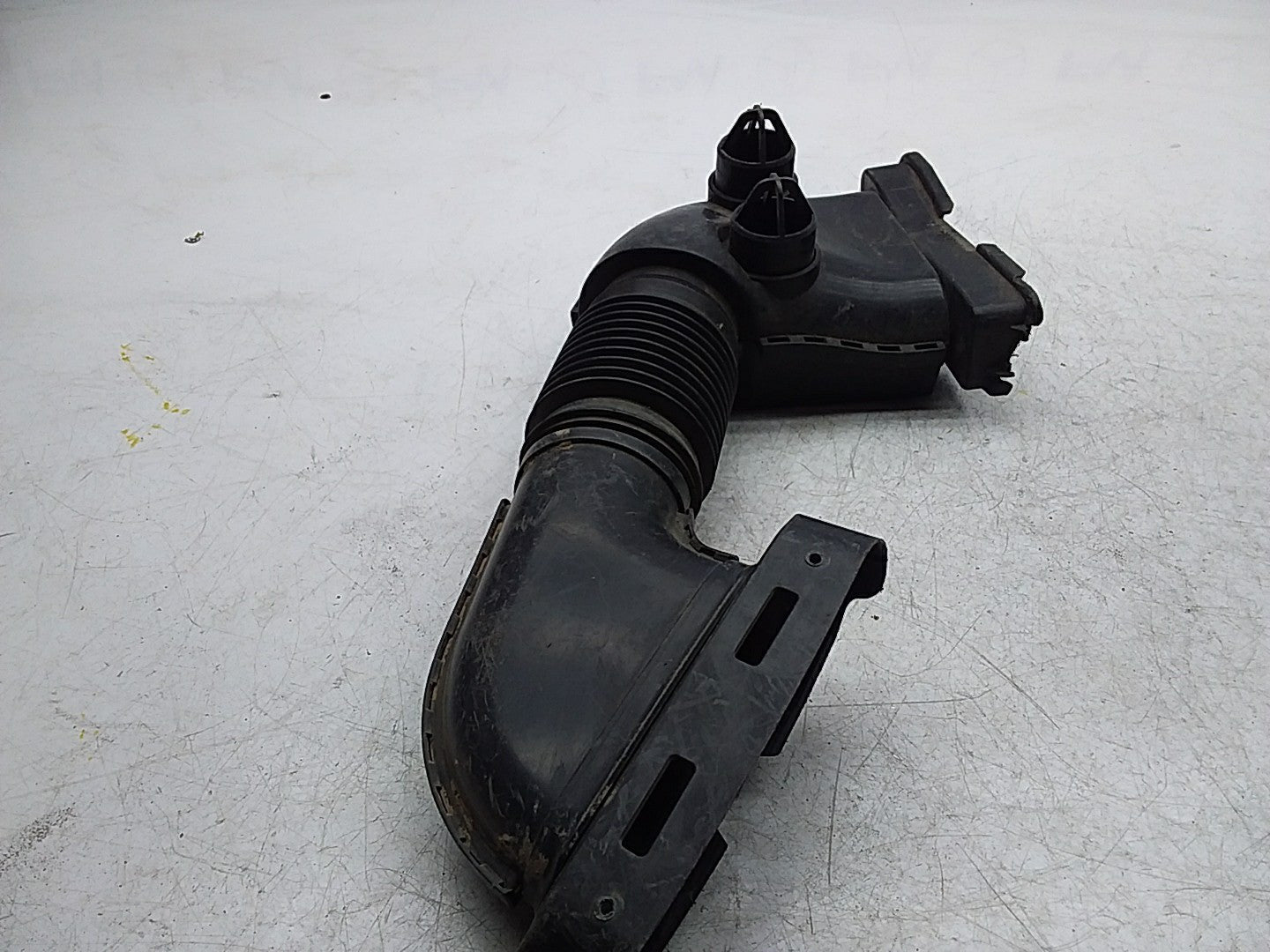 MERCEDES BENZ E-CLASS W213 AIR INTAKE TUBE A6540040097 FMI44