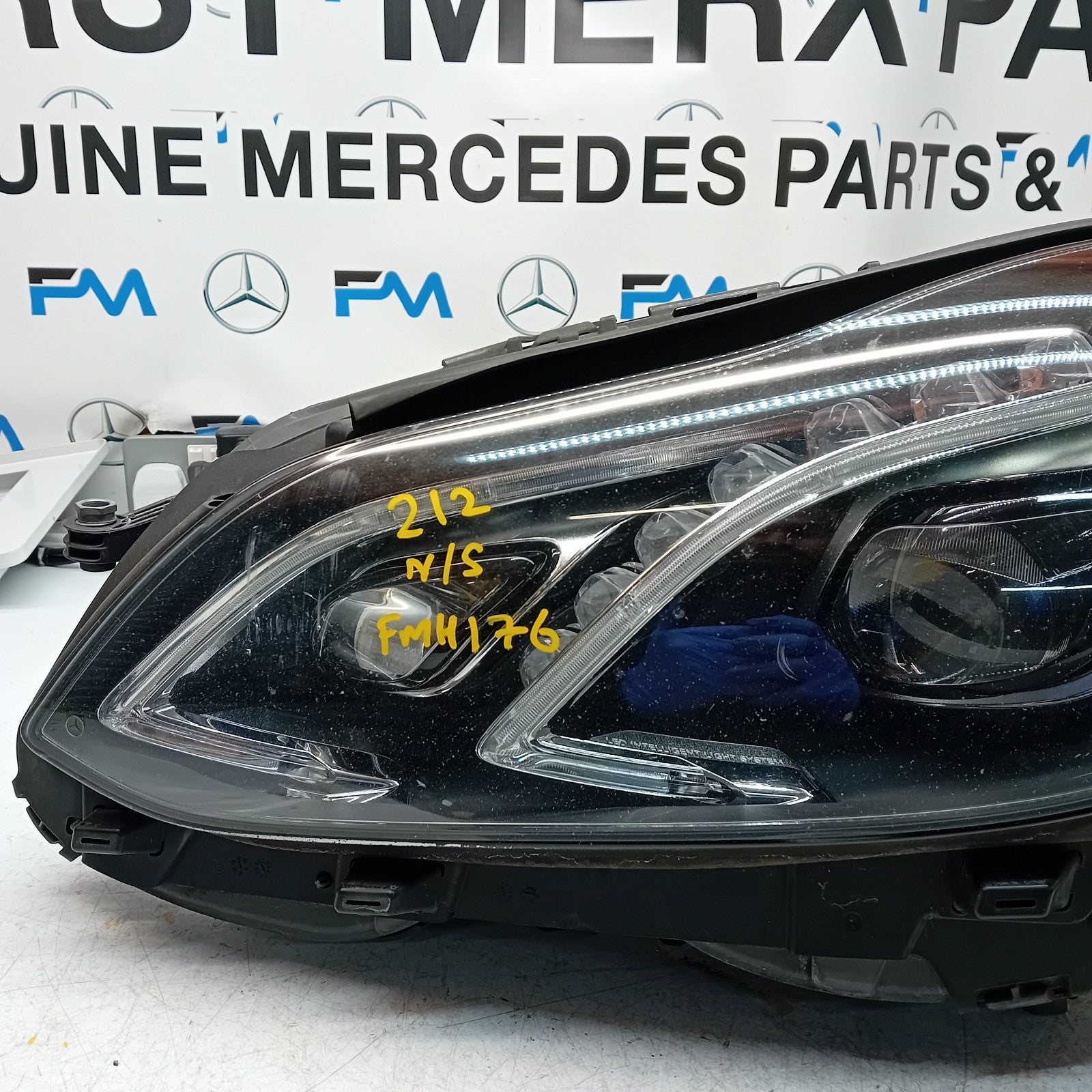 MERCEDES E-CLASS W212 HEADLIGHT PASSENGER NS LEFT A2129062903 2015 FMH176