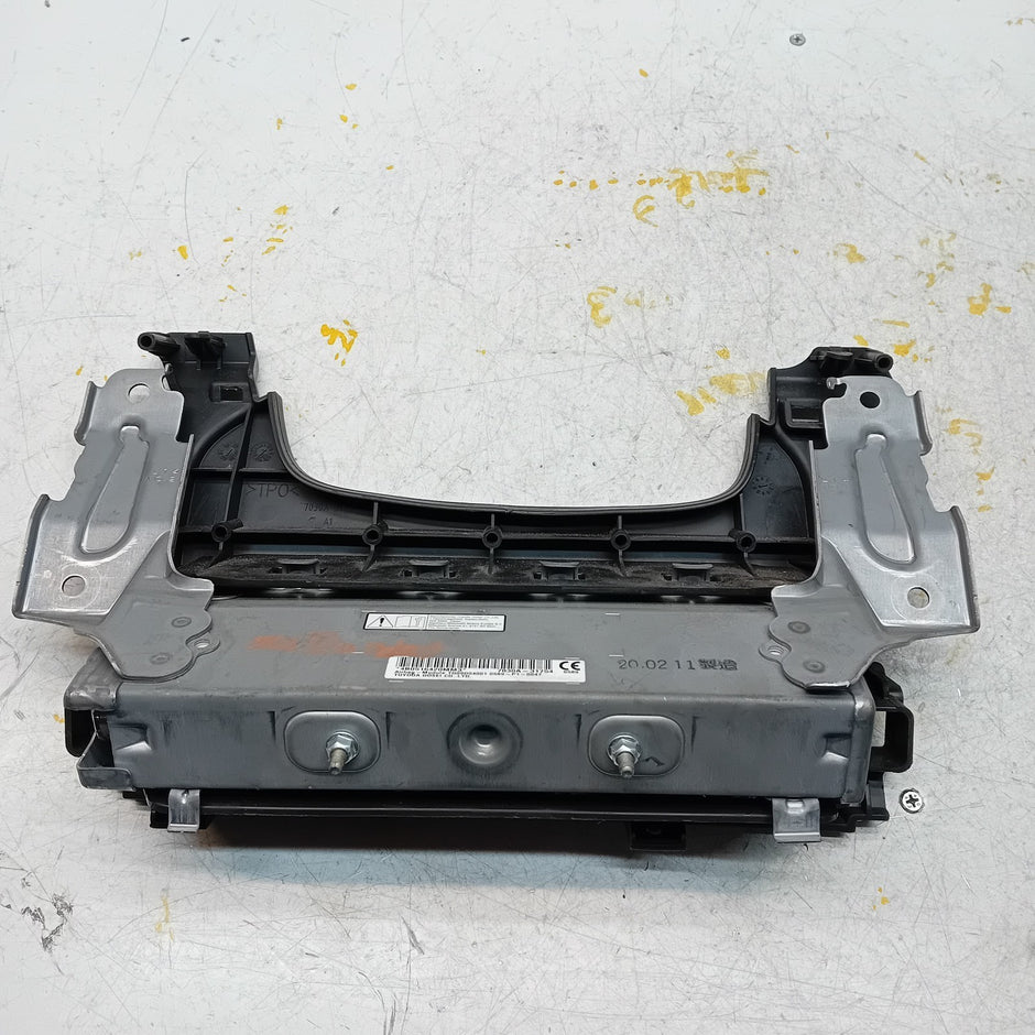 MITSUBISHI OUTLANDER MK3 KNEE AIR SRS BAG RIGHT DRIVER SIDE 7030A-31754 FM00985