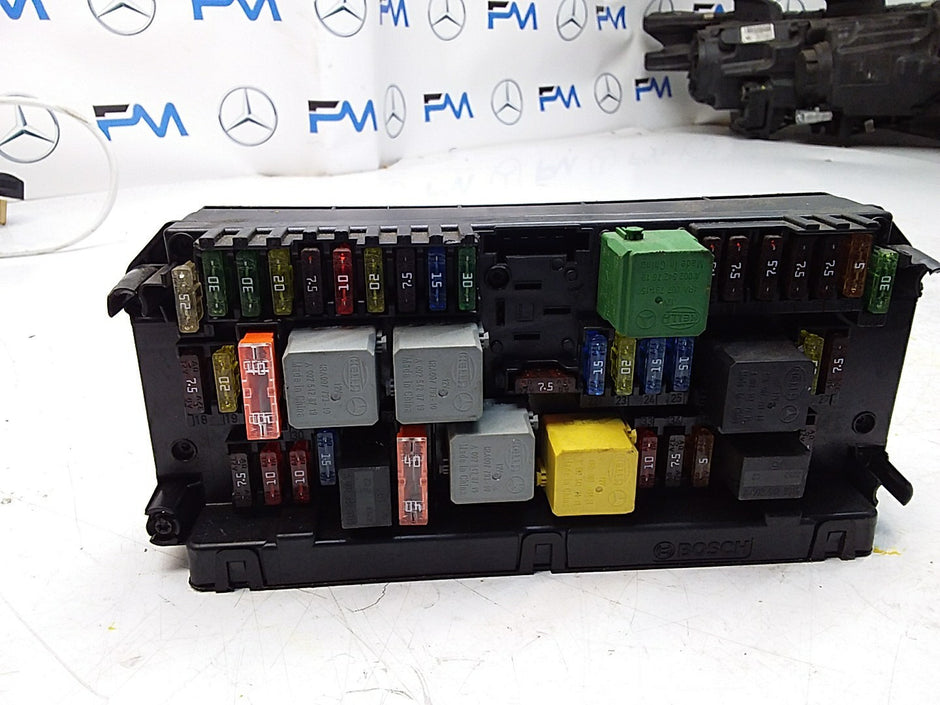 Mercedes E-CLASS W212 Fuse  Box RELAY A2129006824 FMF97