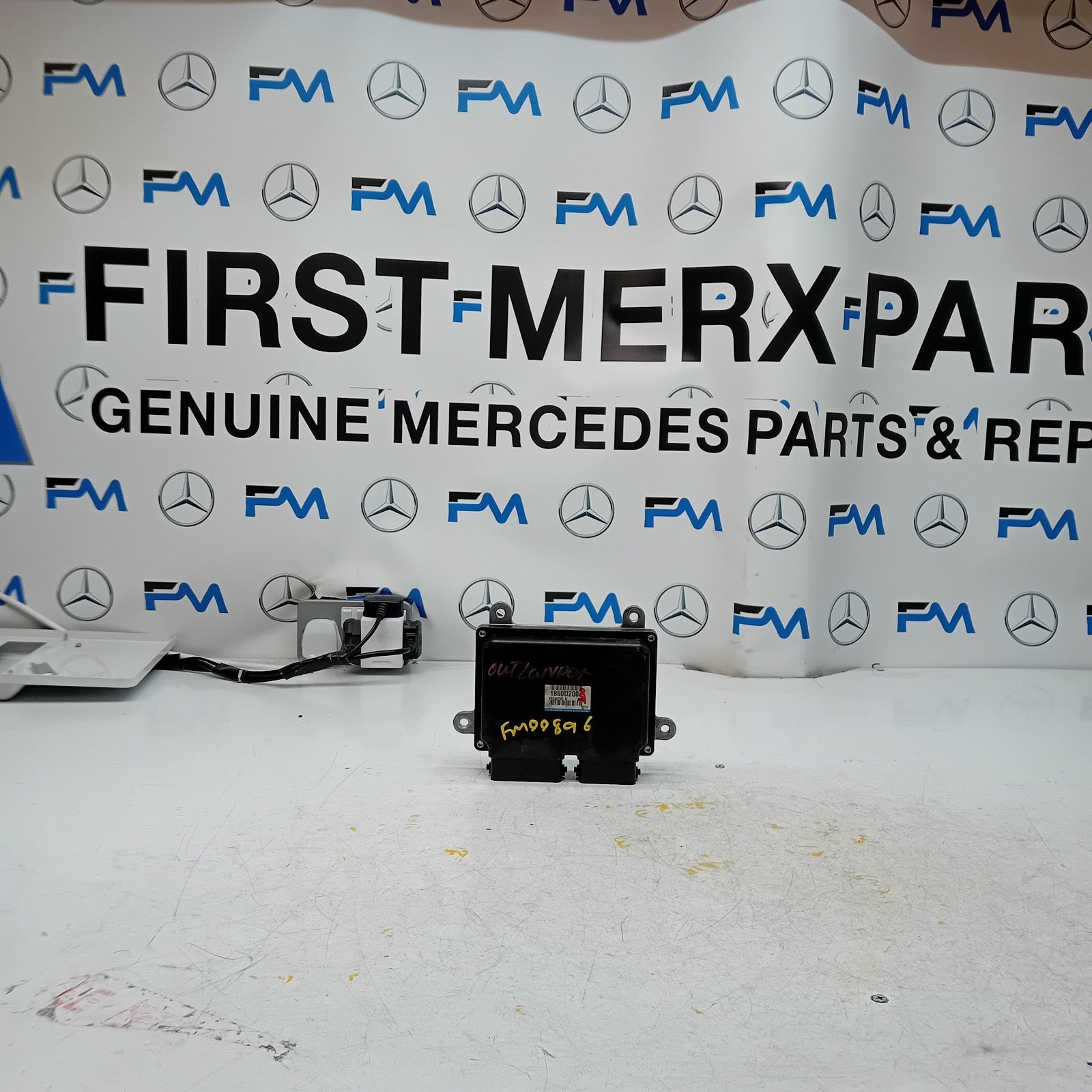 MITSUBISHI OUTLANDER MK3 ENGINE  ECU CONTROL MODULE 1860D200 FM00896