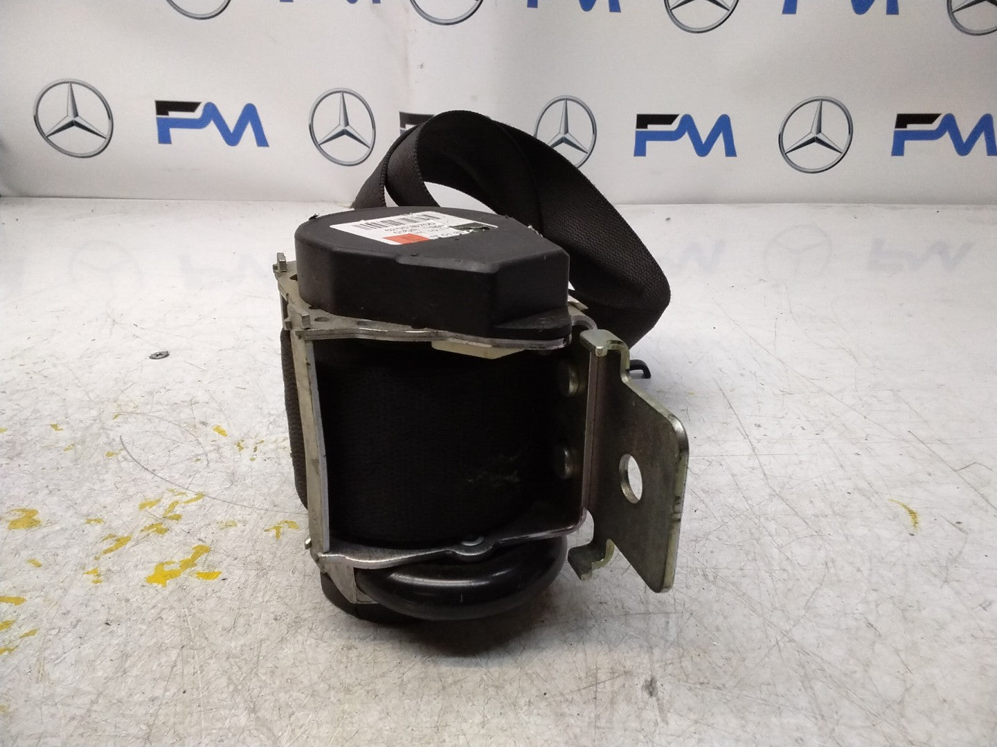 MERCEDES BENZ GLE W166 SIDE REAR SEAT BELT A1668603185 FMS370 NSR