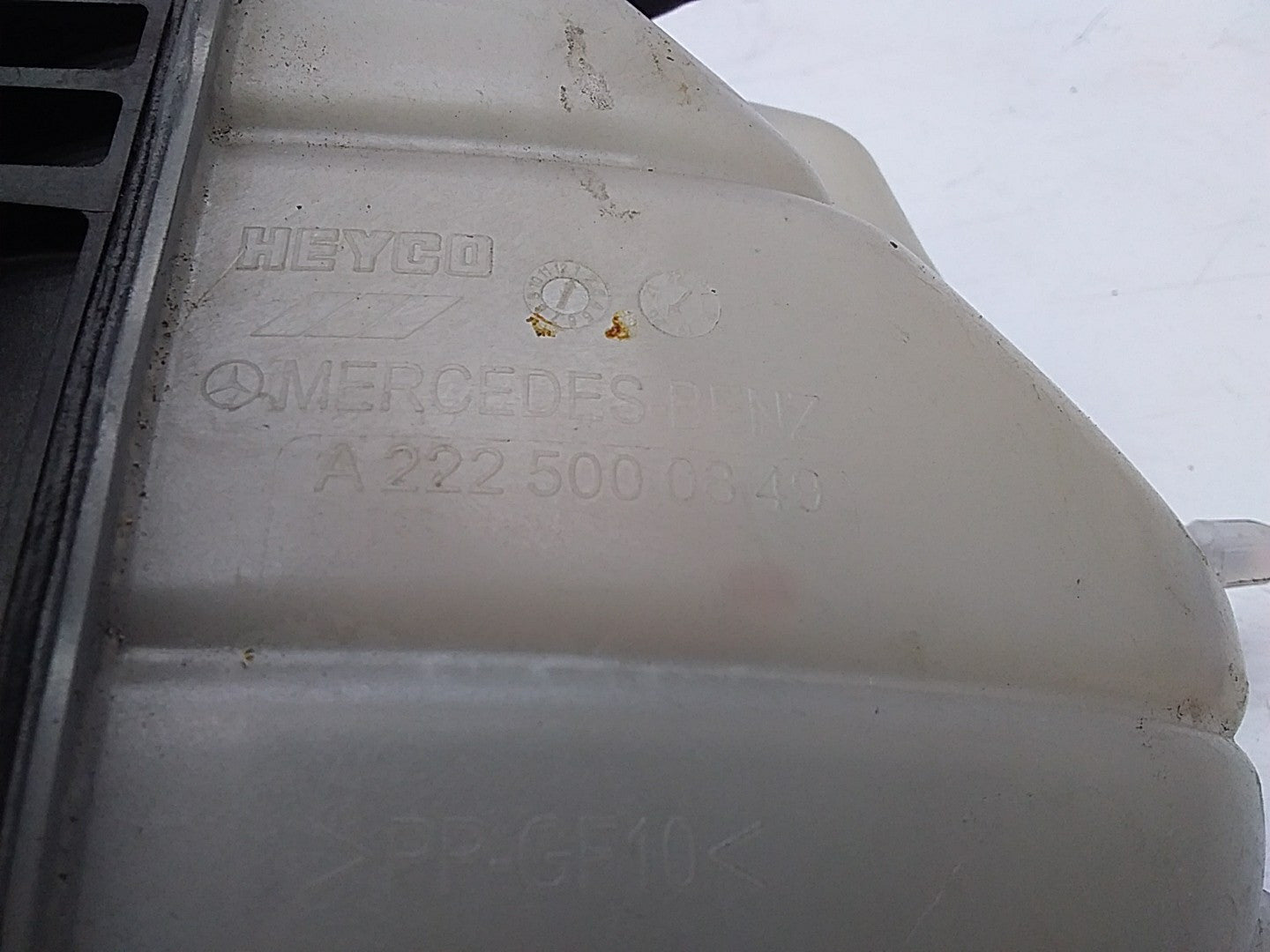MERCEDES BENZ S-CLASS W222 COOLANT EXPANSION TANK 2014 ONWARDS A2225000849 FMC89