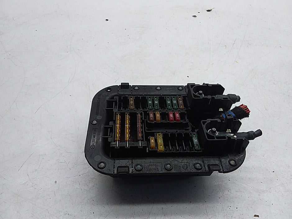 MERCEDES BENZ S-CLASS W222 2014ONWARDS FUSE RELAY BOX  A2225403150 FMF128