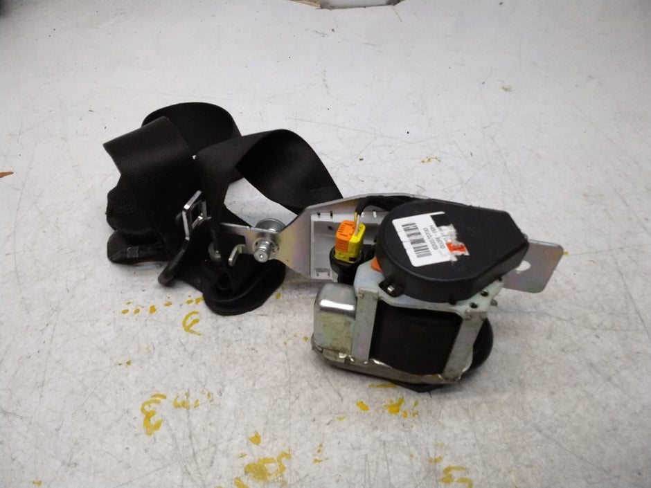 MERCEDES BENZ GLE W166 SIDE REAR SEAT BELT A1668603185 FMS371 NSR