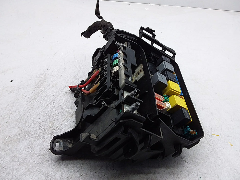 Mercedes B-CLASS  W246 Fuse Relay Junction Box  FMF147 A2469980601