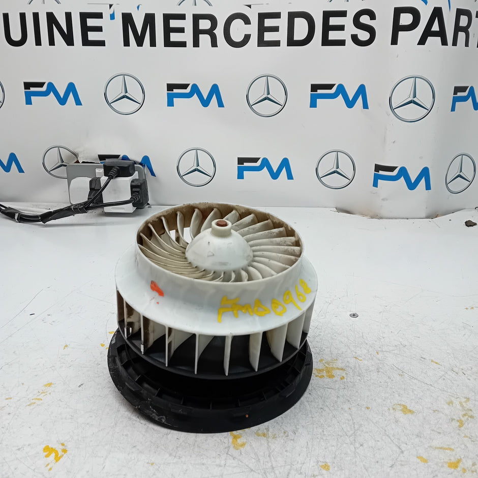 MERCEDES BENZ W205 C-CLASS INTERIOR BLOWER HEATER FAN 0130309002 FM00968