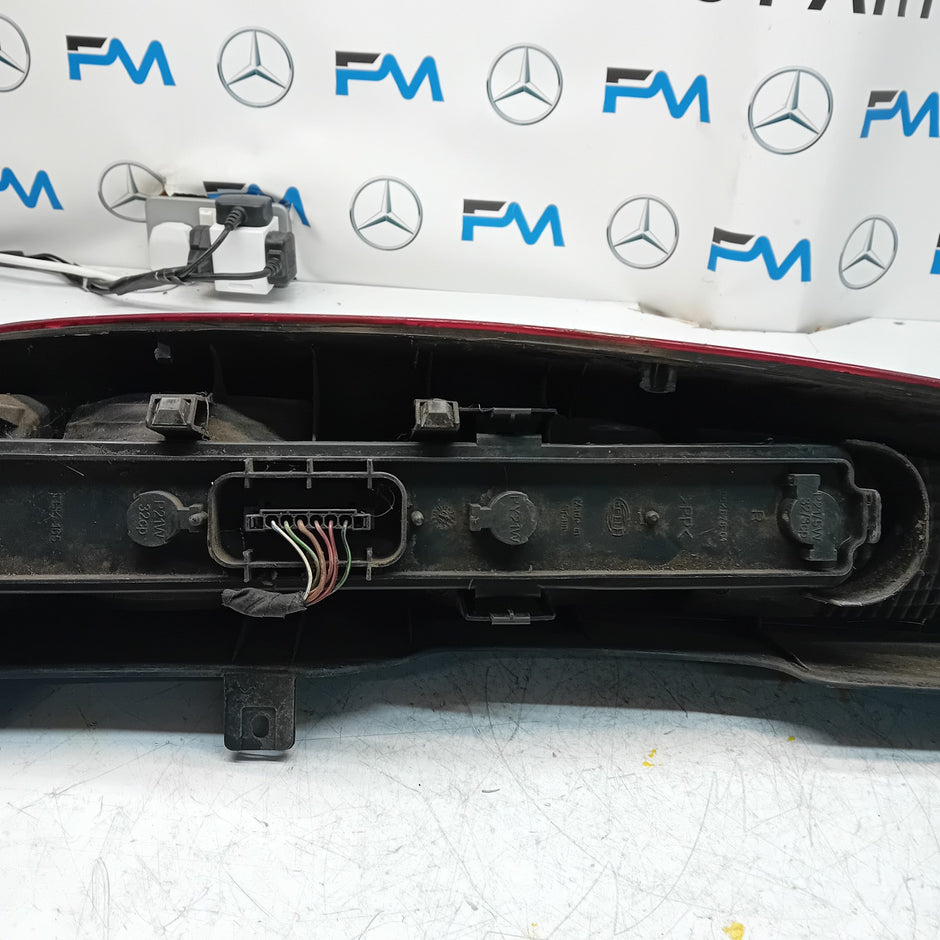 MERCEDES VITO W639 2004-14 DRIVER OS OUTER REAR TAIL LIGHT 964678-01 FMT150 