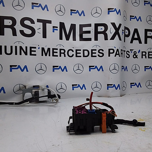 MERCEDES C CLASS FUSE RELAY BOX A2059067200 W205 2014 ONWARDS FMF87