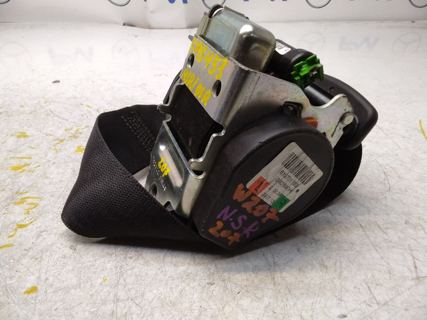 MERCEDES E CLASS SEAT BELT REAR RIGHT AND LEFT A2078602385 C207 FMS453 NSR OSR