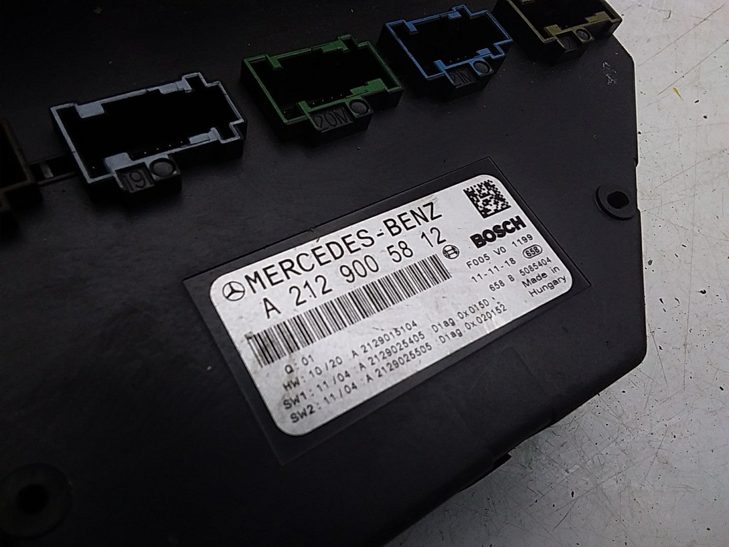 MERCEDES BENZ E-CLASS W12 2009-2016 FUSE RELAY BOX  A2129005812 FMF127