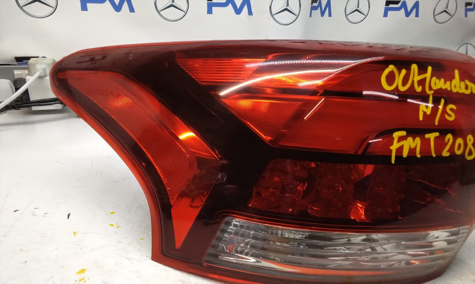MITSUBISHI OUTLANDER PASSENGER SIDE NS REAR TAIL LIGHT FMT208 HALF LED
