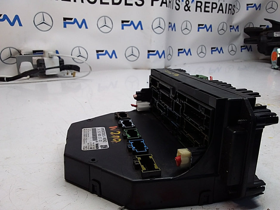 Mercedes E-CLASS W212 Fuse  Box RELAY A2129005722 FMF94