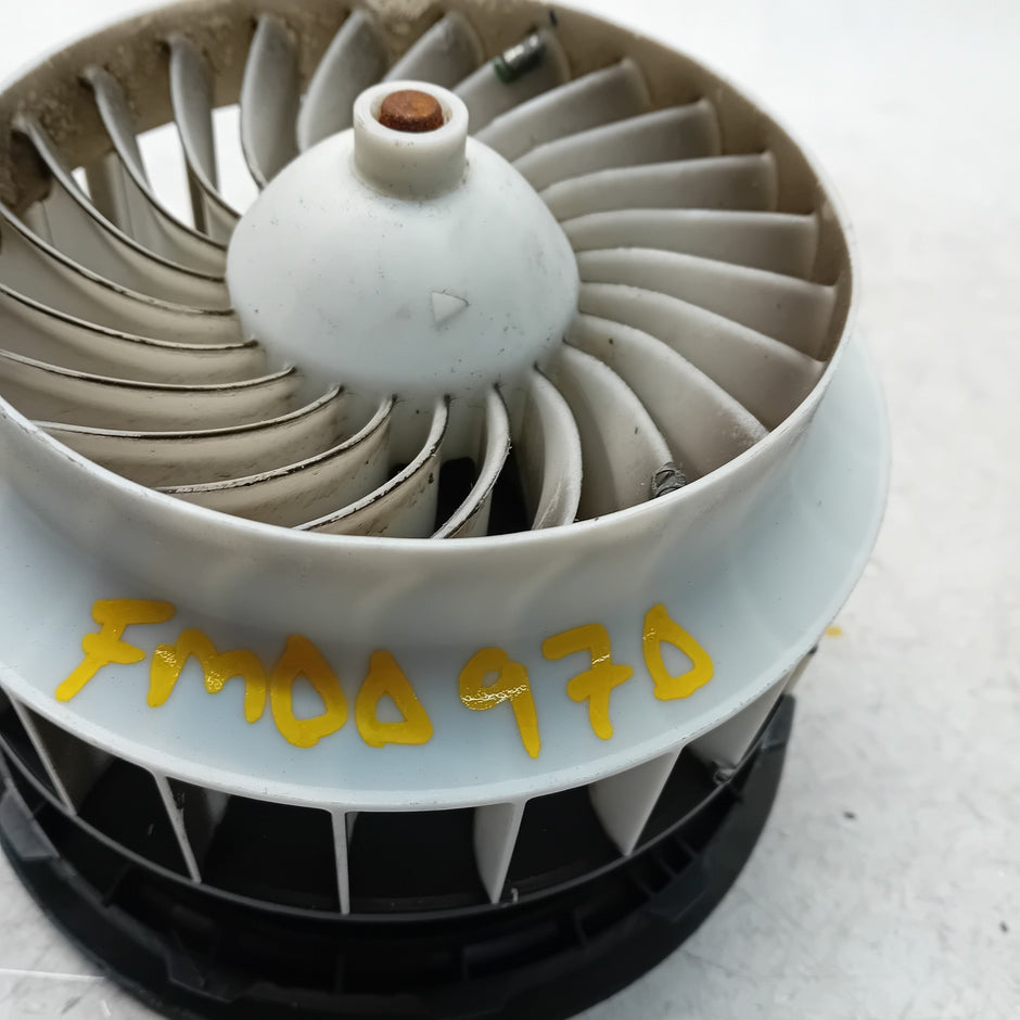 MERCEDES BENZ W205 C-CLASS INTERIOR BLOWER HEATER FAN 0130309002 FM00970