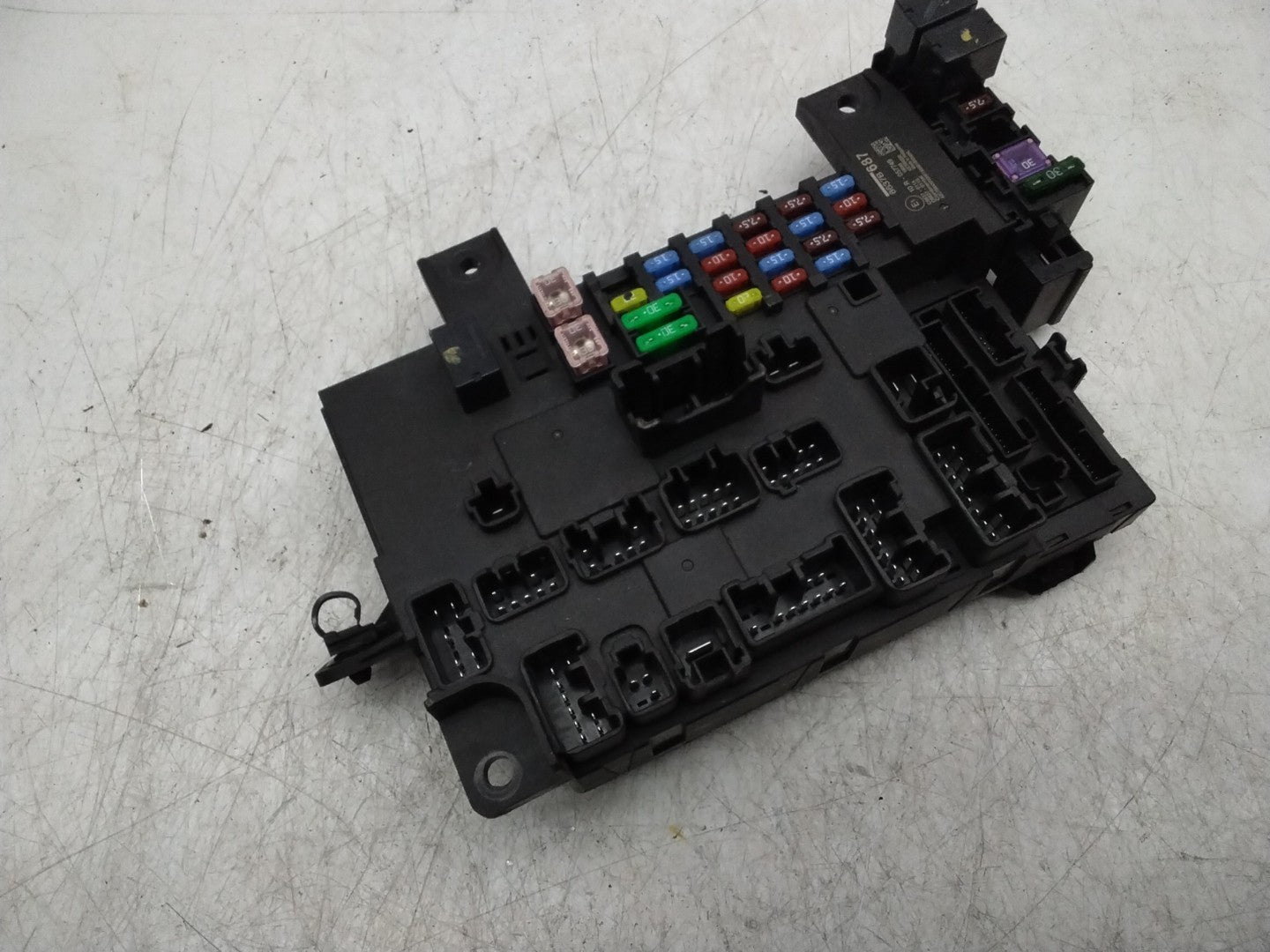 MITSUBISHI OUTLANDER FUSE RELAY  BOX  8637B687  FMF165