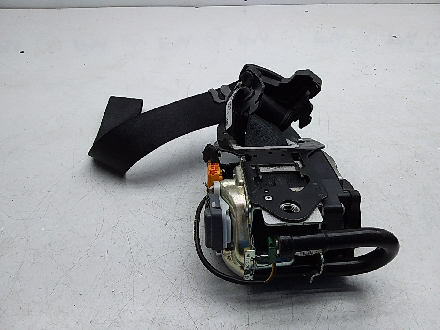 MERCEDES E-CLASS W238 SEAT BELT FRONT LEFT PASSENGER SIDE A2388602800 FMS258 NSF