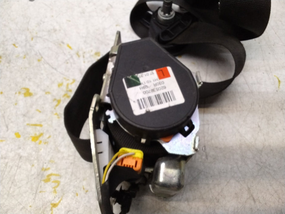 MERCEDES BENZ GLE W166 SIDE REAR SEAT BELT A1668603185 FMS370 NSR