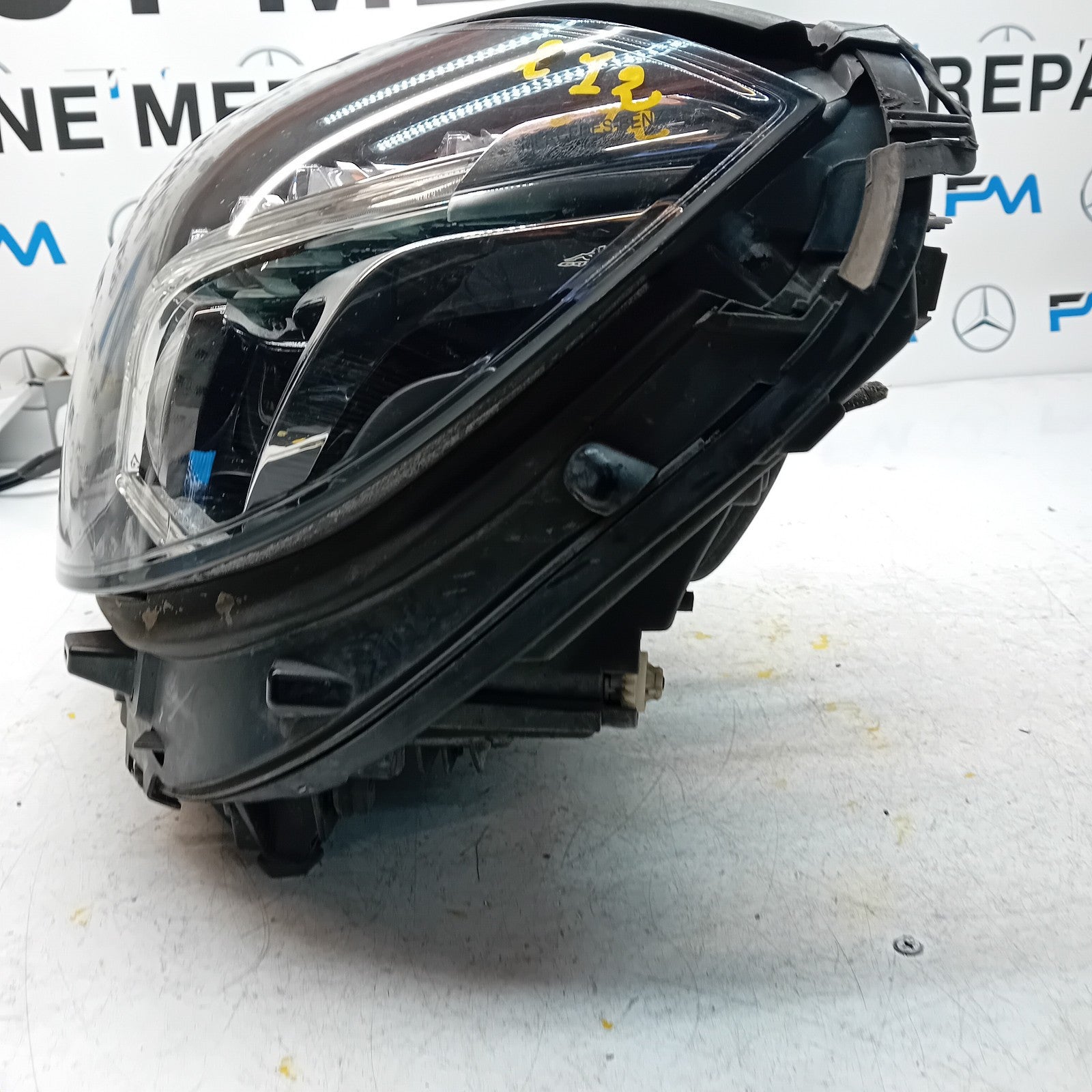 MERCEDES E-CLASS W212 HEADLIGHT PASSENGER NS LEFT A2129062903 2015 FMH176