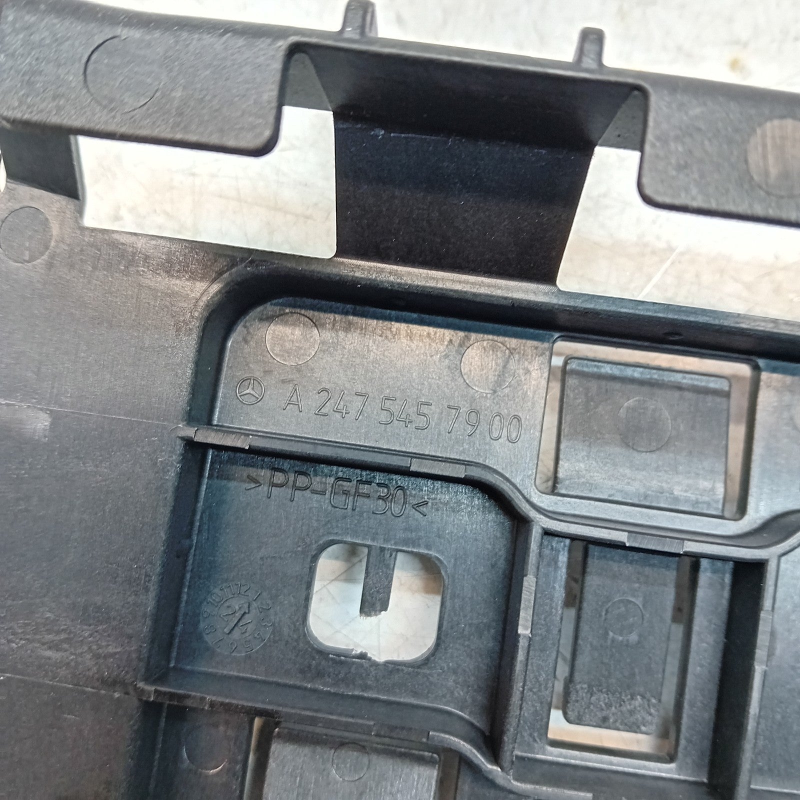 MERCEDES A CLASS W177 ECU BRACKET HOLDER TRIM A2475457900 FM00966