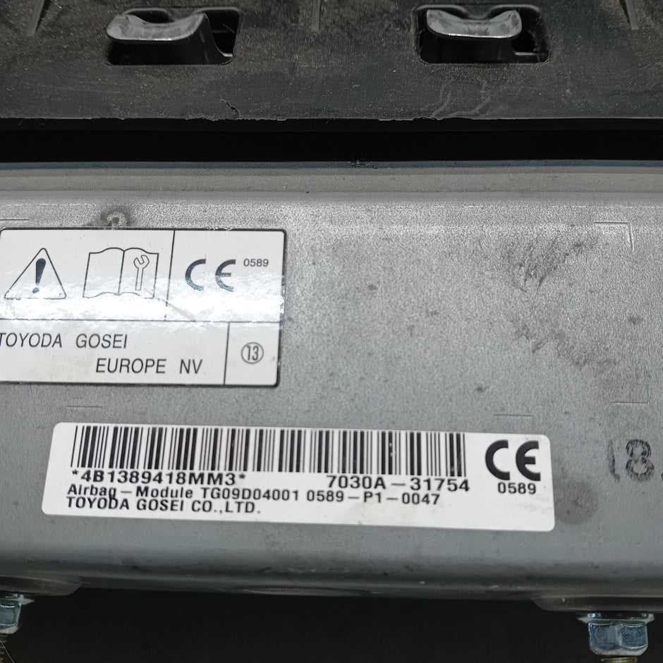 MITSUBISHI OUTLANDER MK3 KNEE AIR SRS BAG RIGHT DRIVER SIDE 7030A-31754 FM00992