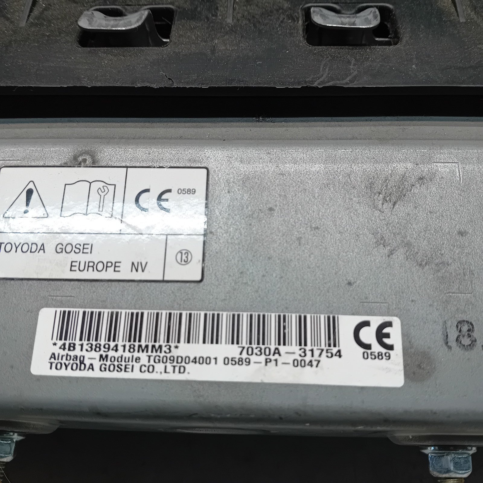 MITSUBISHI OUTLANDER MK3 KNEE AIR SRS BAG RIGHT DRIVER SIDE 7030A-31754 FM00992