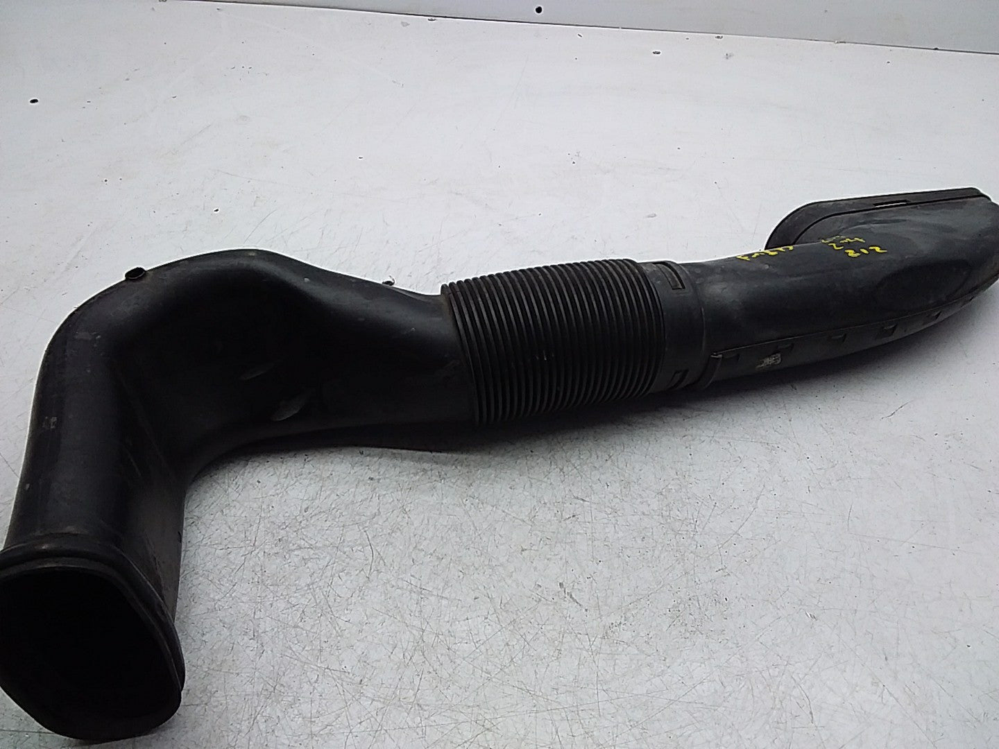 MERCEDES BENZ E-CLASS W212 AIR INTAKE TUBE A6510903437 FMI13