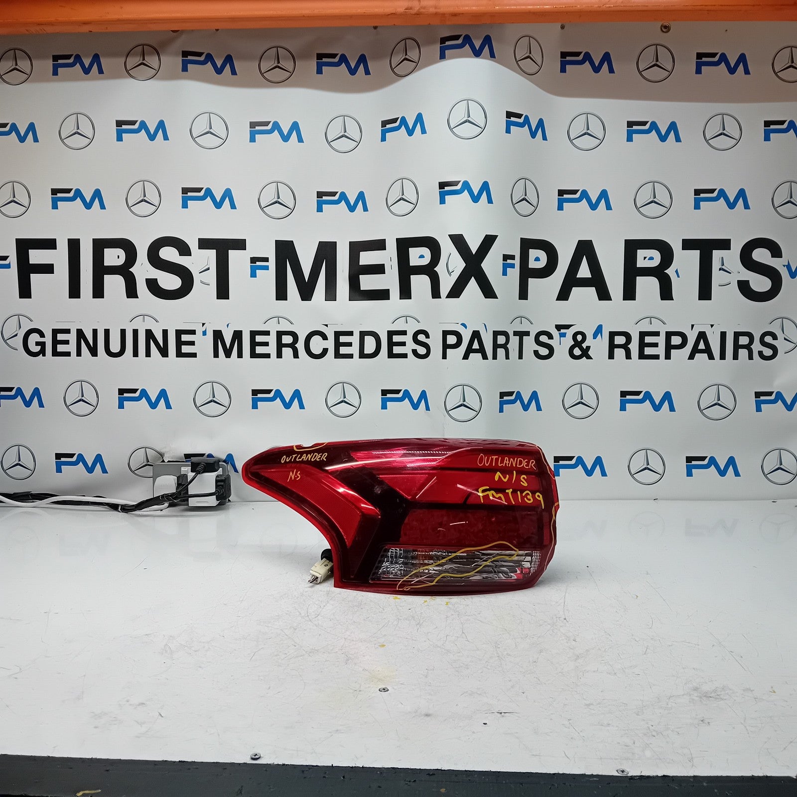 MITSUBISHI OUTLANDER MK3 2015-19 PASSENGER SIDE NS OUTER REAR TAIL LIGHT FMT139