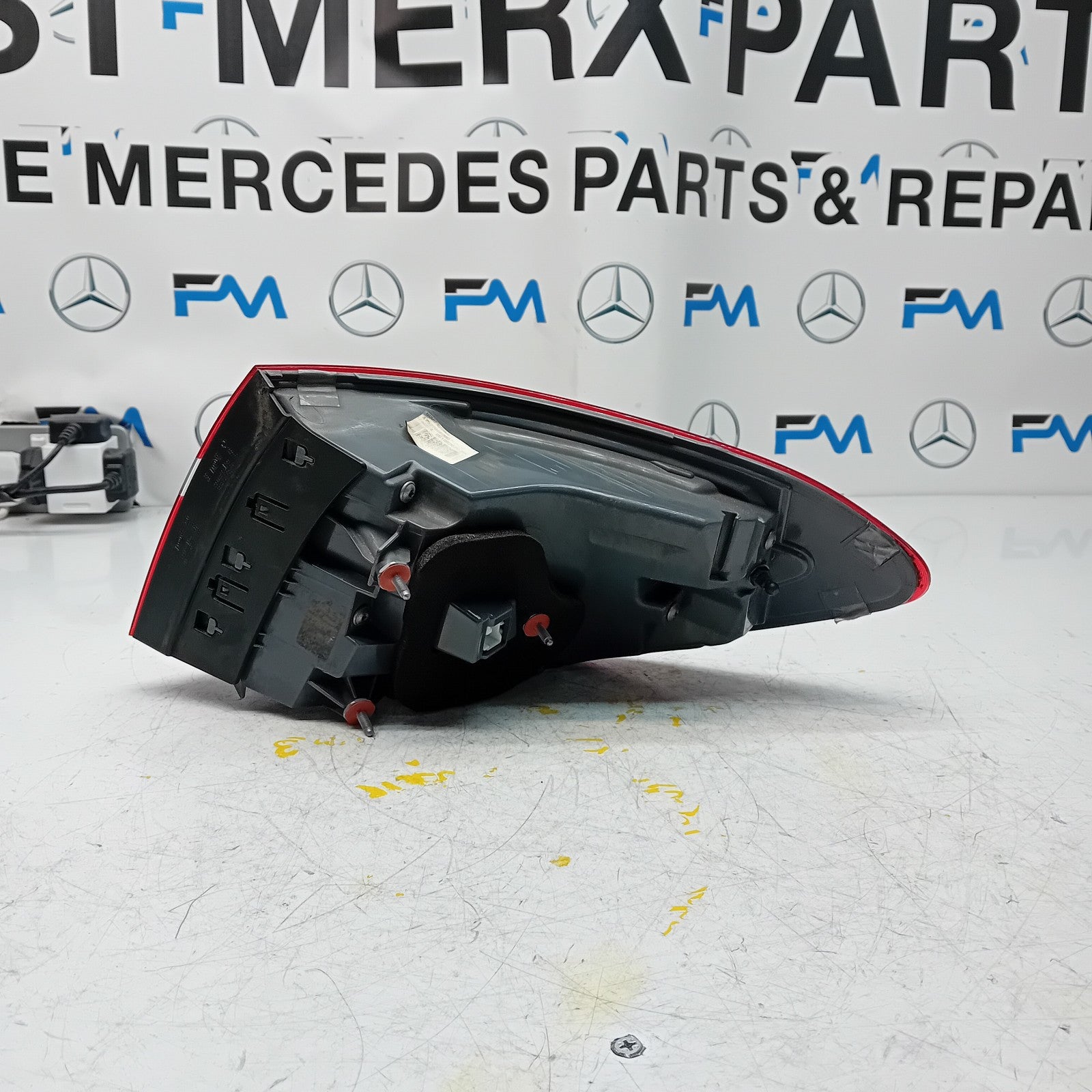 MERCEDES GLC W253 PASSENGER SIDE NS REAR TAIL LIGHT A2539060900 2016 FMT165