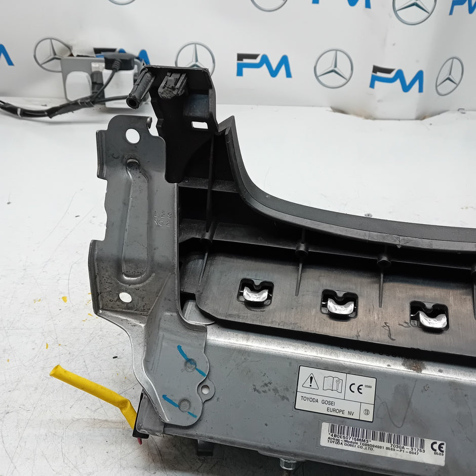 MITSUBISHI OUTLANDER MK3 KNEE AIR SRS BAG RIGHT DRIVER SIDE 7030A-31753 FM00994