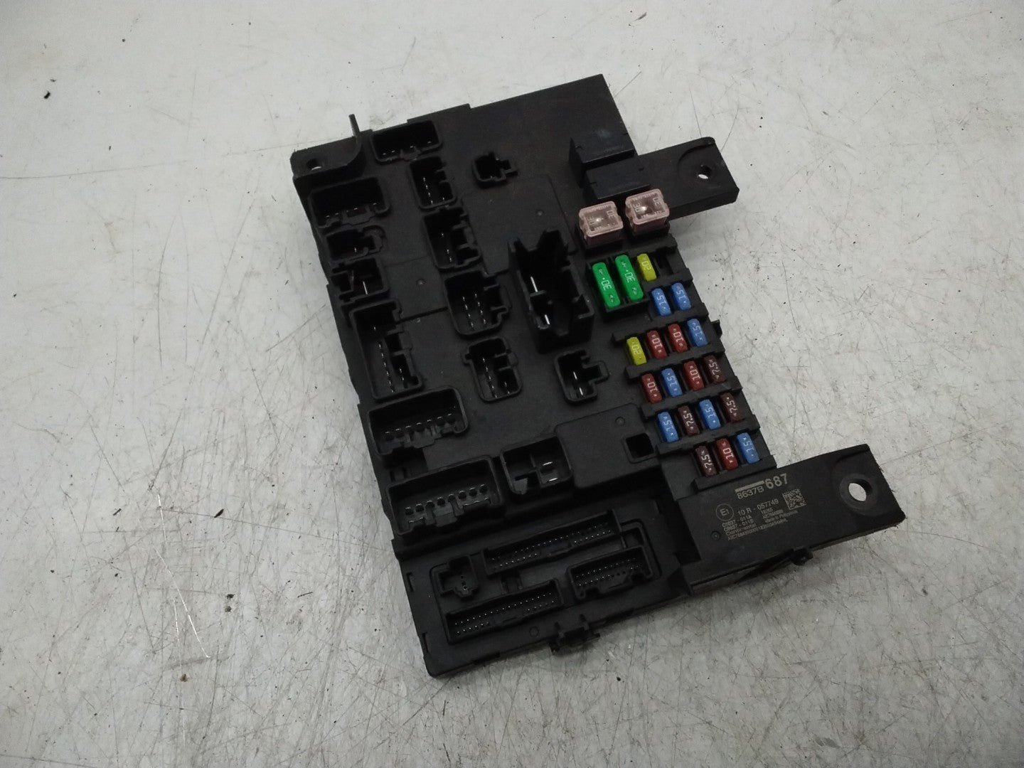 MITSUBISHI OUTLANDER FUSE RELAY  BOX  8637B687  FMF164