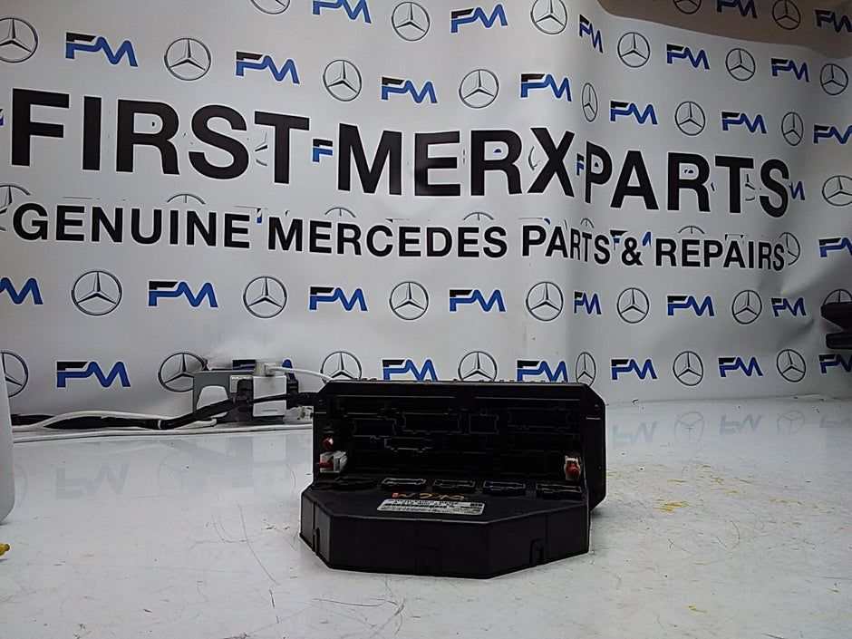Mercedes E-CLASS W212 Fuse  Box RELAY A2129005722 FMF94