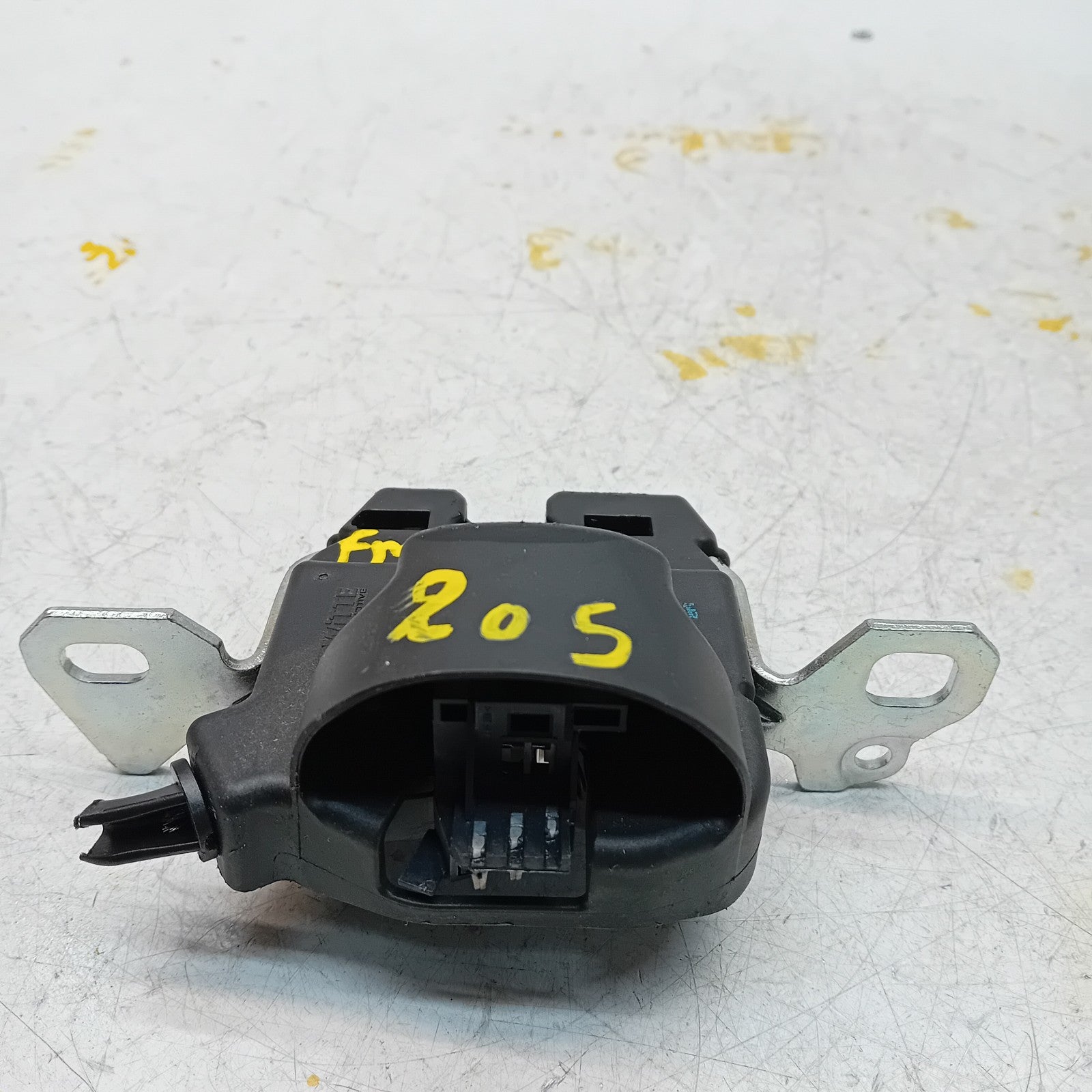 GENUINE MERCEDES BENZ C-CLASS W205 TRUNK LID LOCK LATCH FM00911
