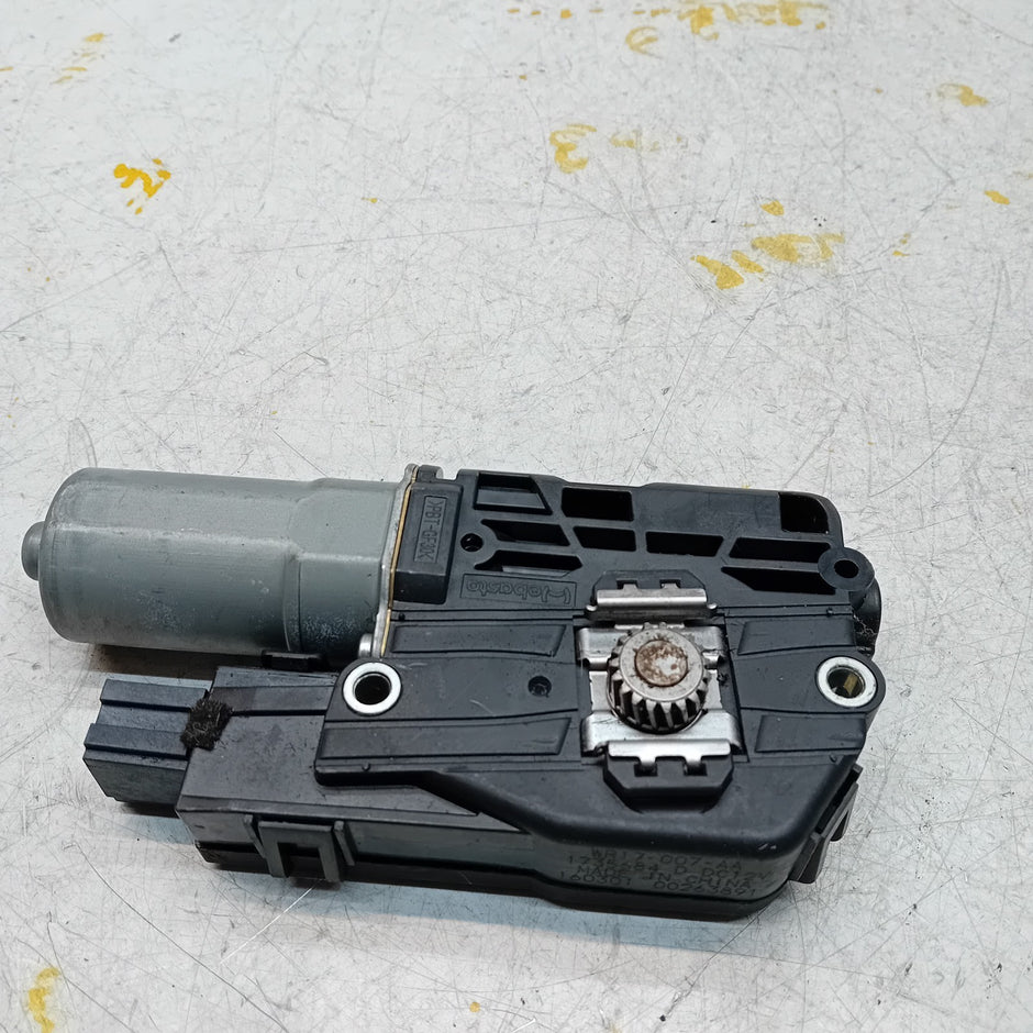 MERCEDES BENZ E-CLASS W213 2016 SUNROOF MOTOR  A2139067003 FM00941