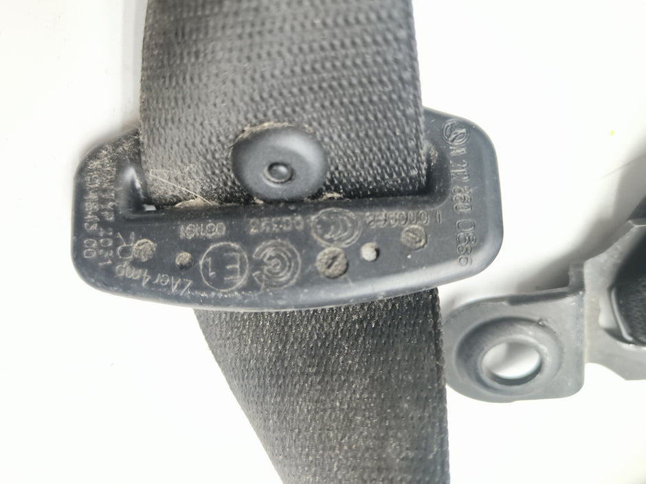 MERCEDES BENZ E-CLASS W212 DRIVER SIDE FRONT SEAT BELT A2128600886 OSF FMS24